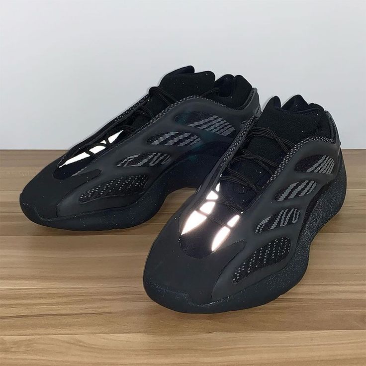 Yeezy 700 V3